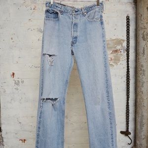 Men’s Distressed Levi’s